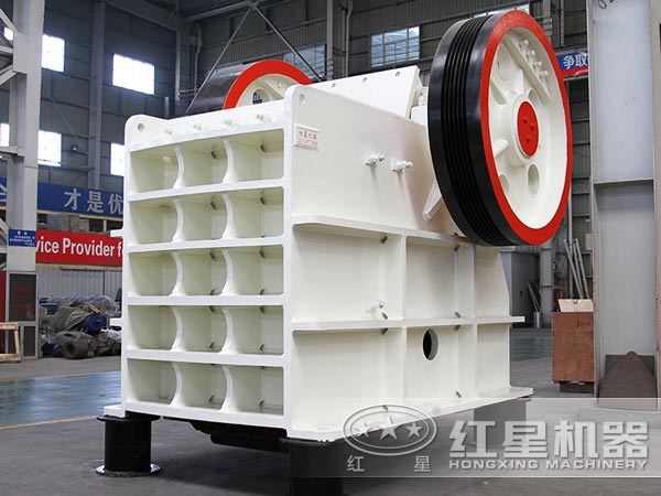 HD德版顎式破碎機(jī)展示圖 HD德版顎式破碎機(jī)展示圖