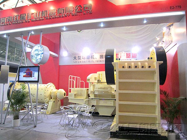 河南巖石破碎機(jī)廠家 河南巖石破碎機(jī)廠家