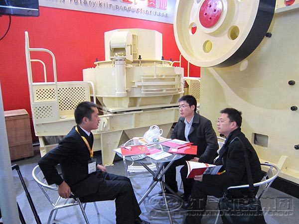 國內(nèi)大型顎式破碎機廠家 國內(nèi)大型顎式破碎機廠家