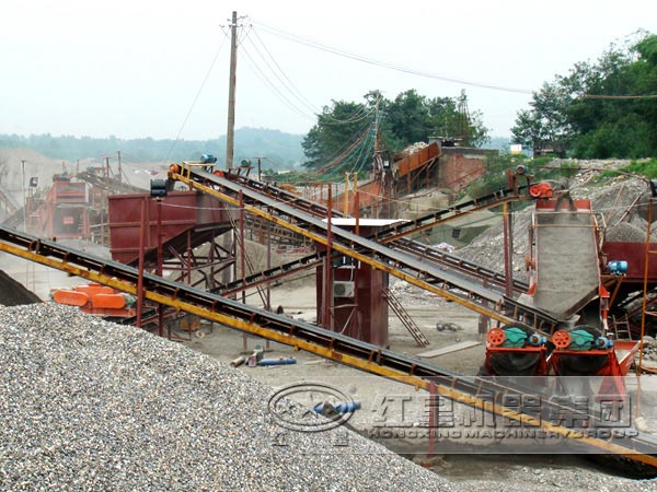 對輥式破碎機(jī)客戶現(xiàn)場