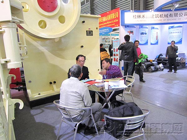 粗料破碎機(jī)生產(chǎn)廠家 粗料破碎機(jī)生產(chǎn)廠家