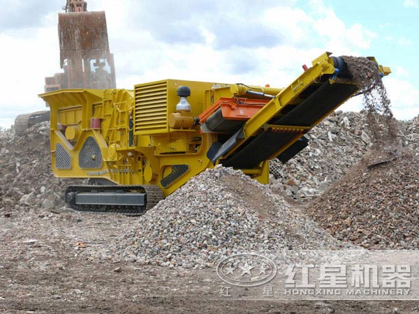 建筑垃圾移動(dòng)式破碎機(jī)現(xiàn)場(chǎng)圖 建筑垃圾移動(dòng)式破碎機(jī)現(xiàn)場(chǎng)圖