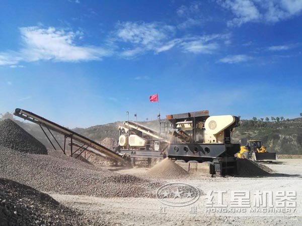車載流動(dòng)破石子機(jī)生產(chǎn)現(xiàn)場 車載流動(dòng)破石子機(jī)生產(chǎn)現(xiàn)場