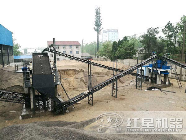 制砂生產(chǎn)線現(xiàn)場 制砂生產(chǎn)線現(xiàn)場