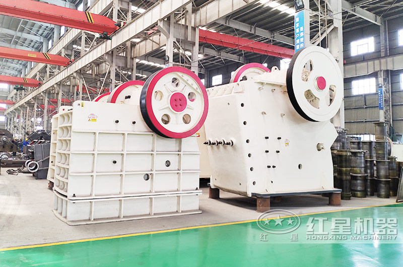 顎式破碎機現(xiàn)場實拍圖 顎式破碎機現(xiàn)場實拍圖