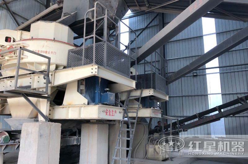 立軸沖擊式制砂機(jī)現(xiàn)場(chǎng) 立軸沖擊式制砂機(jī)現(xiàn)場(chǎng)