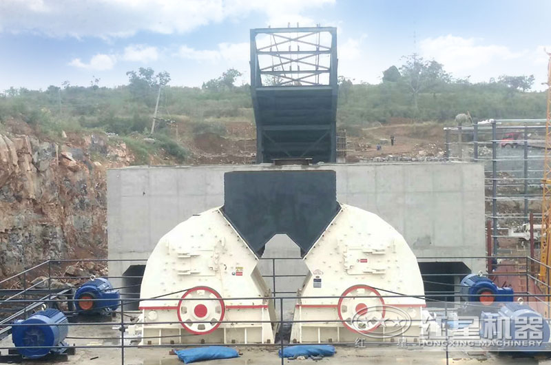 重錘式破碎機(jī)現(xiàn)場(chǎng) 重錘式破碎機(jī)現(xiàn)場(chǎng)