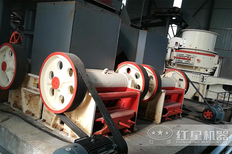 VSIA7制砂整形機(jī)現(xiàn)場 VSIA7制砂整形機(jī)現(xiàn)場