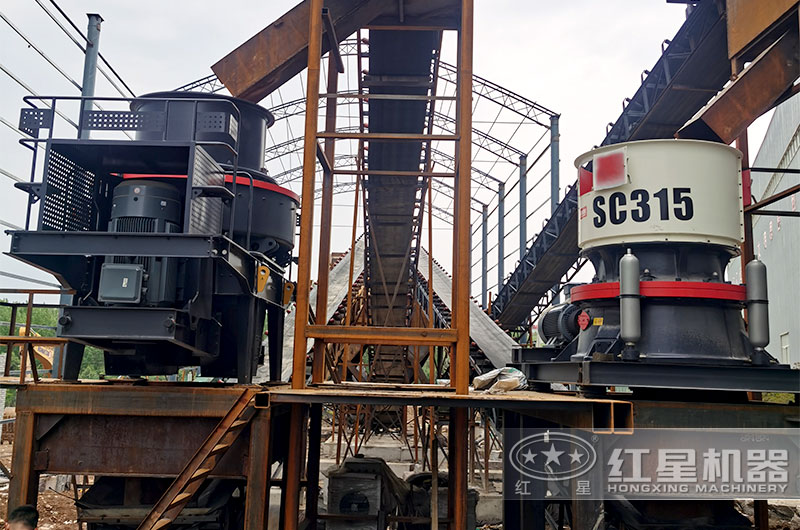 圓錐破碎機(jī)與沖擊式破碎機(jī)合作加工現(xiàn)場(chǎng) 圓錐破碎機(jī)與沖擊式破碎機(jī)合作加工現(xiàn)場(chǎng)