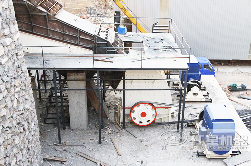 錘破制砂機生產(chǎn)現(xiàn)場實拍