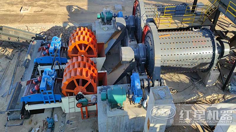 日產(chǎn)3000噸洗砂設(shè)備現(xiàn)場 日產(chǎn)3000噸洗砂設(shè)備現(xiàn)場