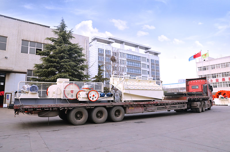 紅星對(duì)輥制砂機(jī)發(fā)貨 紅星對(duì)輥制砂機(jī)發(fā)貨