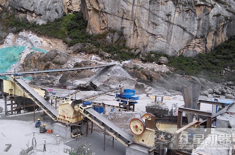 反擊破用于軟石料砂石生產線現場 反擊破用于軟石料砂石生產線現場