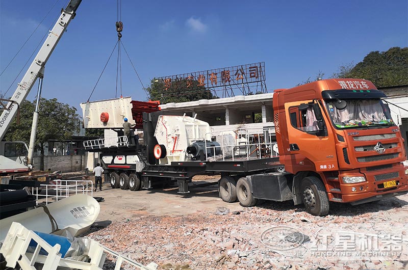 反擊式移動破碎機 反擊式移動破碎機