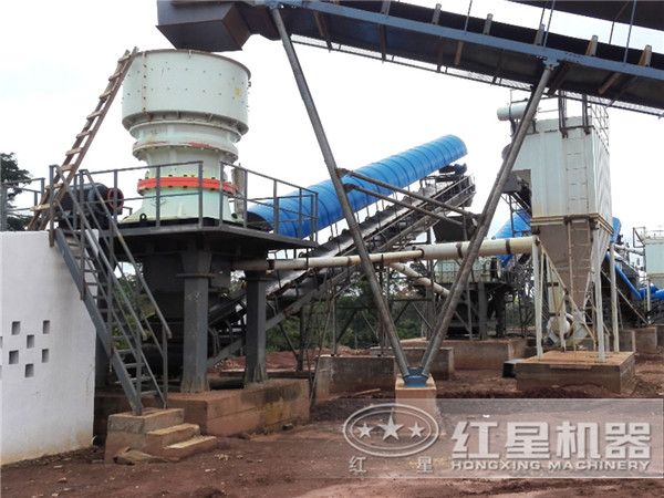 包含圓錐破碎機的生產(chǎn)線現(xiàn)場圖 包含圓錐破碎機的生產(chǎn)線現(xiàn)場圖