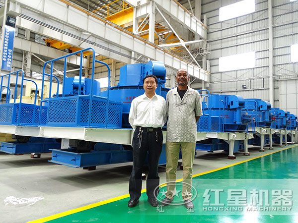 客戶到紅星廠家考察VSI制砂機(jī) 客戶到紅星廠家考察VSI制砂機(jī)