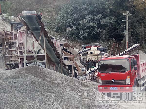 建筑用砂制砂機作業(yè)現(xiàn)場 建筑用砂制砂機作業(yè)現(xiàn)場