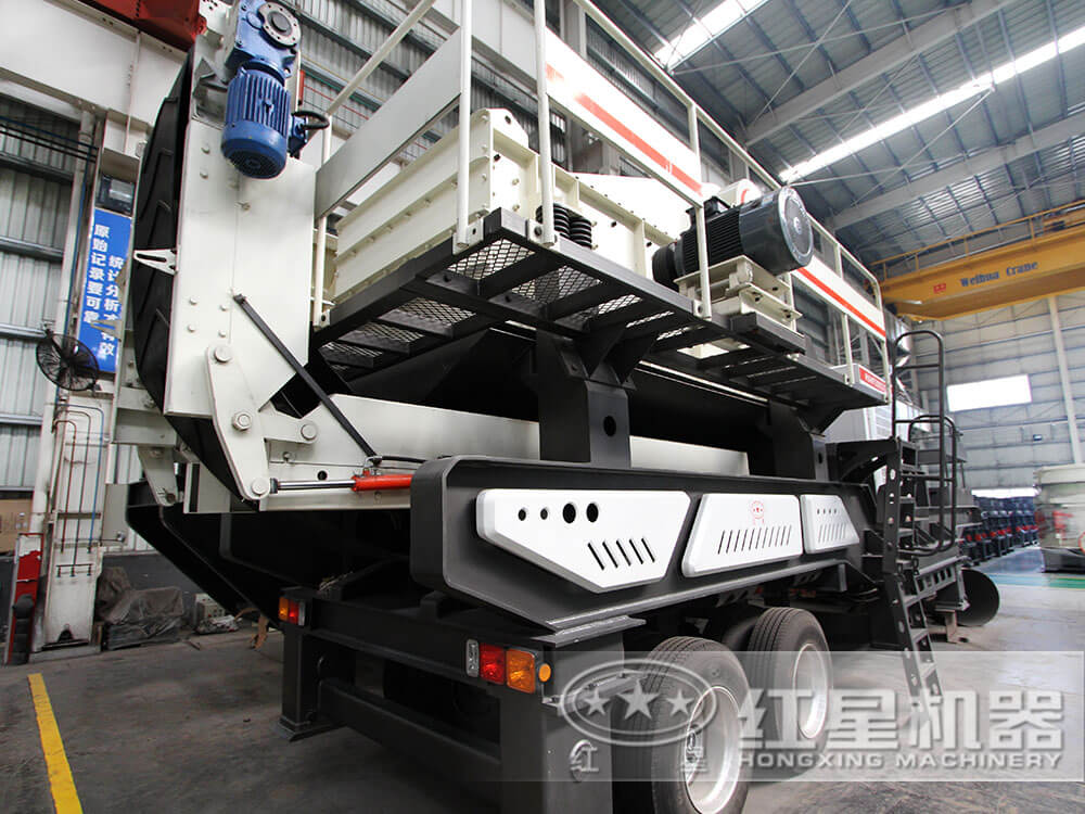 時(shí)產(chǎn)200噸的流動(dòng)碎石機(jī) 時(shí)產(chǎn)200噸的流動(dòng)碎石機(jī)
