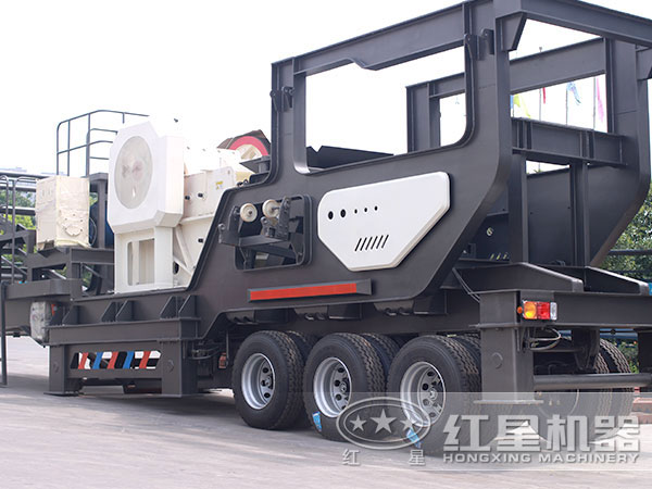 輪胎移動(dòng)式碎石機(jī)