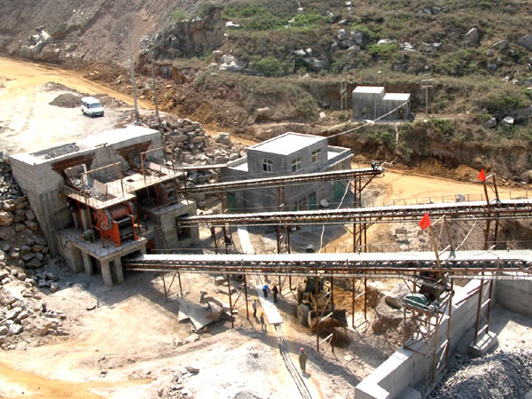 河南洛陽玄武巖破碎現(xiàn)場 河南洛陽玄武巖破碎現(xiàn)場