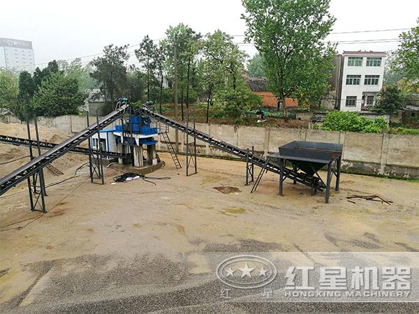 大型制砂現(xiàn)場 大型制砂現(xiàn)場