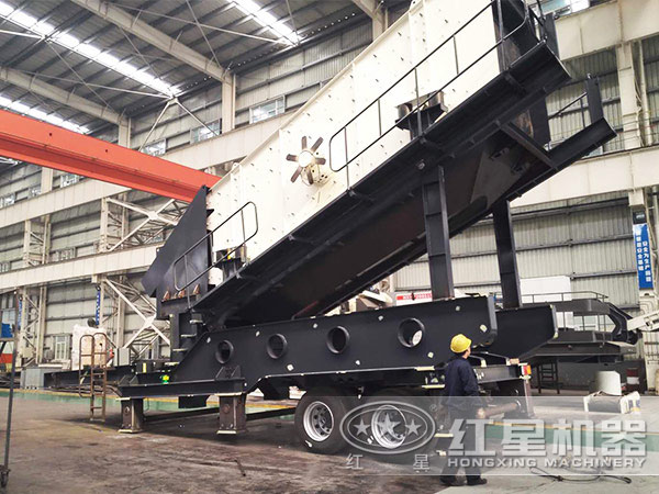 輪胎式移動破碎篩分設(shè)備 輪胎式移動破碎篩分設(shè)備