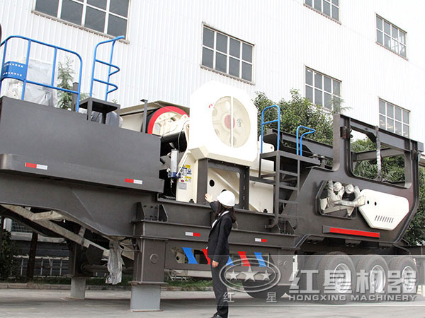 時(shí)產(chǎn)600噸的可移動(dòng)破碎機(jī) 時(shí)產(chǎn)600噸的可移動(dòng)破碎機(jī)