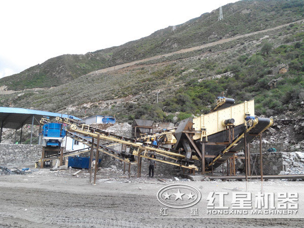 輝綠巖制砂現(xiàn)場 輝綠巖制砂現(xiàn)場