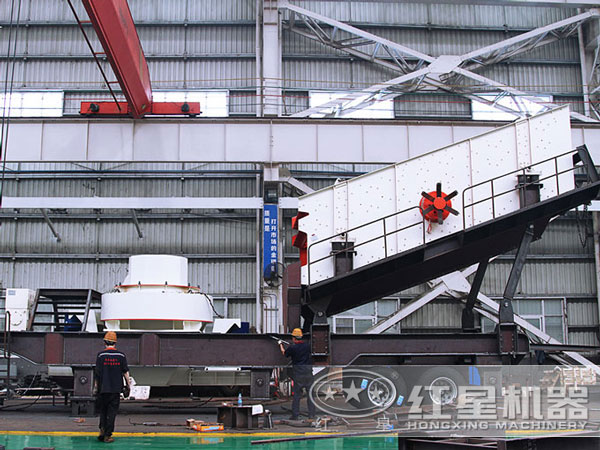 移動(dòng)式小型碎沙機(jī)車間生產(chǎn)制造