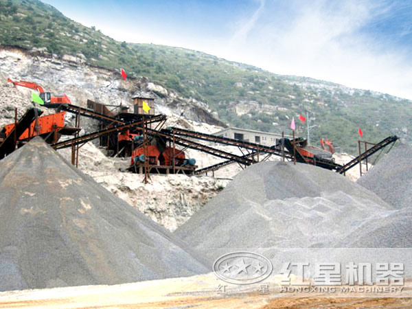 鵝卵石制砂現(xiàn)場 鵝卵石制砂現(xiàn)場