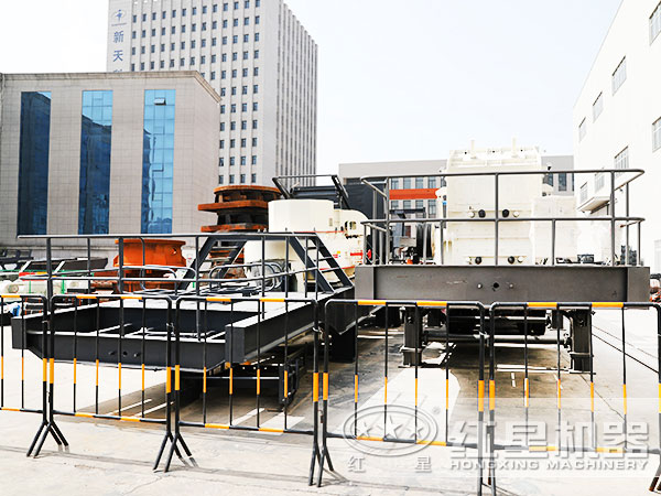 流動(dòng)式鵝卵石制砂機(jī)廠區(qū)圖