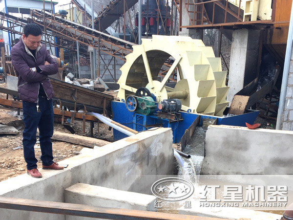 洗砂機(jī)作業(yè)現(xiàn)場 洗砂機(jī)作業(yè)現(xiàn)場