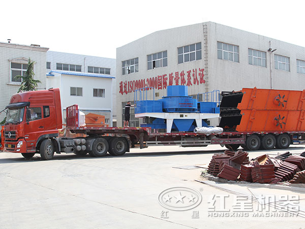 時產(chǎn)100噸石頭打砂機發(fā)貨圖 時產(chǎn)100噸石頭打砂機發(fā)貨圖