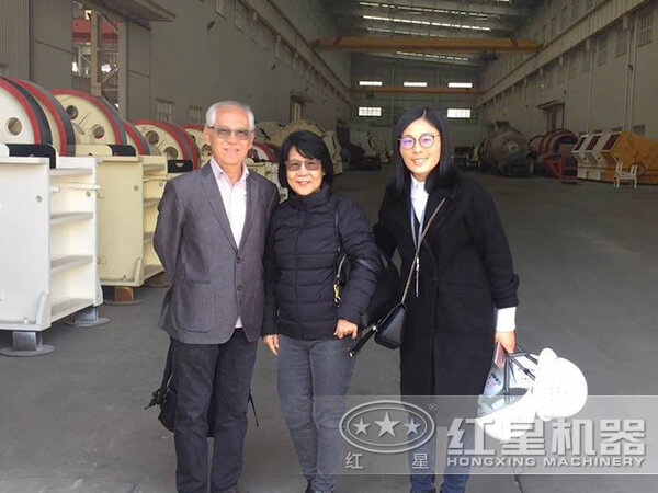 用戶來廠參觀試機(jī) 用戶來廠參觀試機(jī)