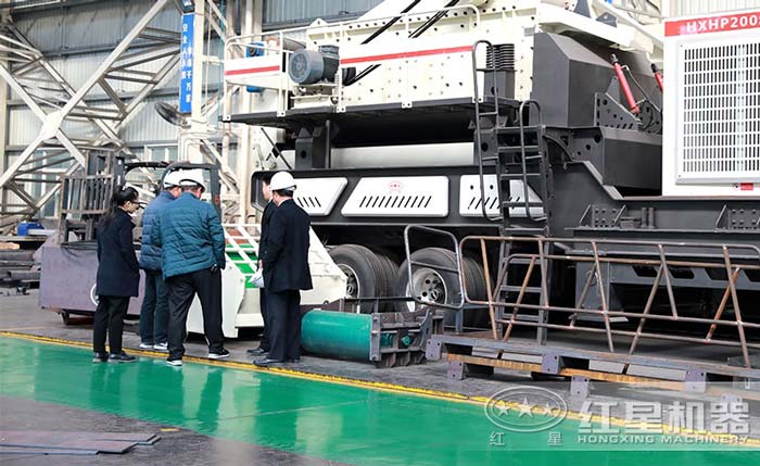 客戶到紅星機(jī)器廠區(qū)考察參觀設(shè)備 客戶到紅星機(jī)器廠區(qū)考察參觀設(shè)備