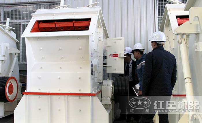 機制砂加工過程中常用到的二破設(shè)備 機制砂加工過程中常用到的二破設(shè)備