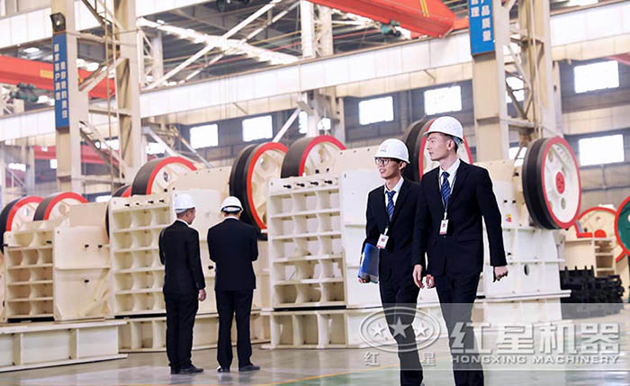 技術(shù)人員柴油機石頭破碎機質(zhì)量檢測 技術(shù)人員柴油機石頭破碎機質(zhì)量檢測