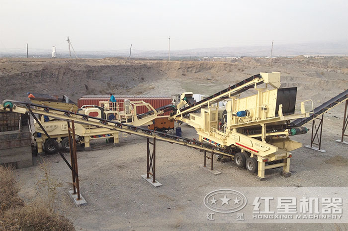 大型車載移動(dòng)式粉石機(jī)作業(yè)現(xiàn)場(chǎng) 大型車載移動(dòng)式粉石機(jī)作業(yè)現(xiàn)場(chǎng)