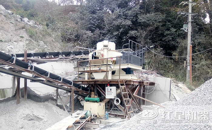 打砂機(jī)粉碎機(jī)作業(yè)現(xiàn)場 打砂機(jī)粉碎機(jī)作業(yè)現(xiàn)場