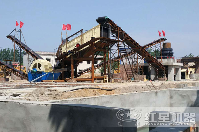 簡單制砂花崗巖工藝生產(chǎn)現(xiàn)場 簡單制砂花崗巖工藝生產(chǎn)現(xiàn)場