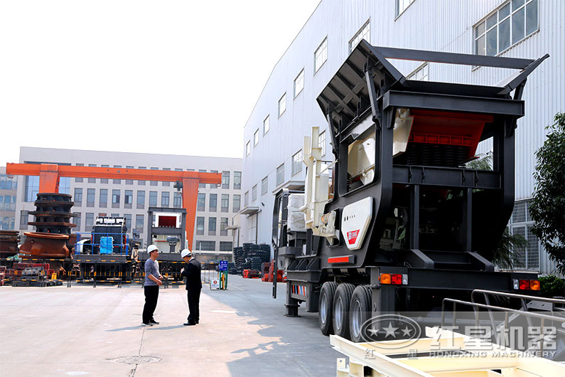 移動破碎制砂設(shè)備用戶參觀現(xiàn)場 移動破碎制砂設(shè)備用戶參觀現(xiàn)場