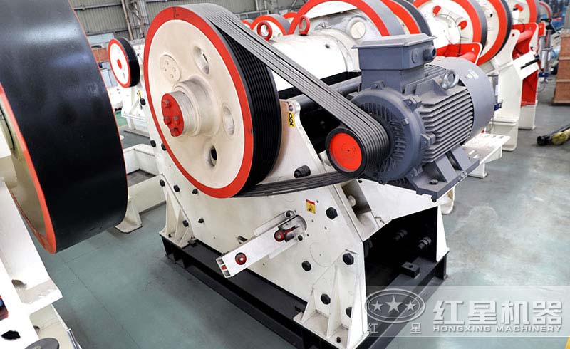 顎式破碎機(jī)設(shè)備展示 顎式破碎機(jī)設(shè)備展示