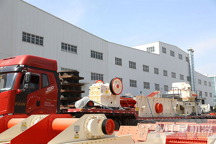 礦山破碎機(jī)廠家發(fā)貨 礦山破碎機(jī)廠家發(fā)貨