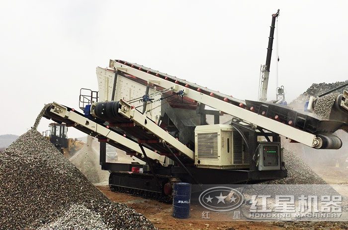 移動破碎機作業(yè)現(xiàn)場 移動破碎機作業(yè)現(xiàn)場