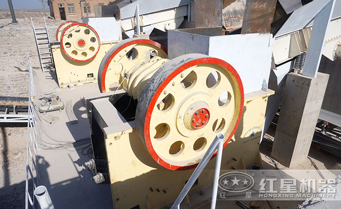 紅星PE-1200×1500顎破機作業(yè)現(xiàn)場