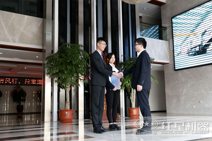 客戶到廠參觀設(shè)備 客戶到廠參觀設(shè)備