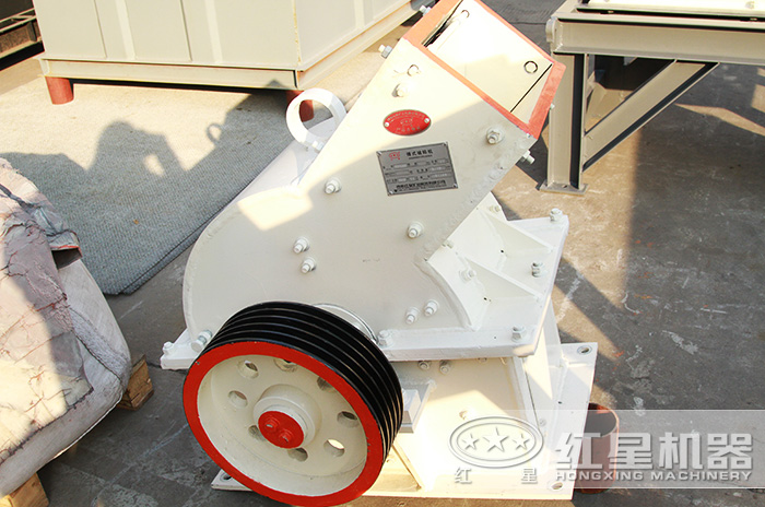 PC錘式碎石機(jī) PC錘式碎石機(jī)