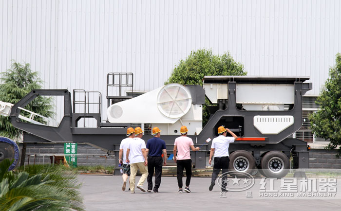 用戶來廠參觀試機(jī) 用戶來廠參觀試機(jī)