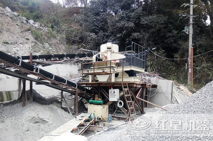 石灰?guī)r制砂作業(yè)現(xiàn)場(chǎng) 石灰?guī)r制砂作業(yè)現(xiàn)場(chǎng)