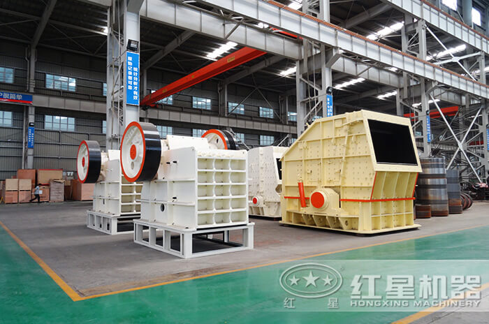 粉碎石子的機子生產(chǎn)車間 粉碎石子的機子生產(chǎn)車間